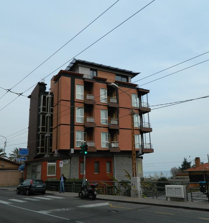 Residence Dei Fiori Bordighera Extérieur photo